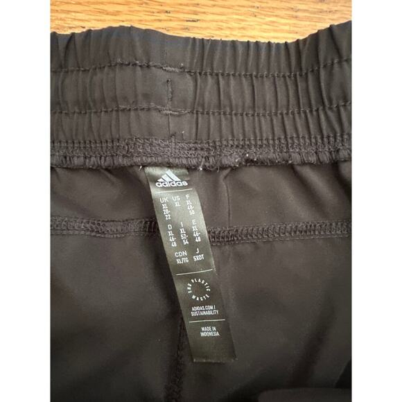 Adidas Women’s 3-Stripes Running Shorts Black White Size XL Lightweight Active - Picture 3 of 6